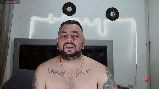 Snapshot of perverseveteranmanxxx chatting on October 25, 5:28 am perverseveteranmanxxx online show from October 25, 5:28 am