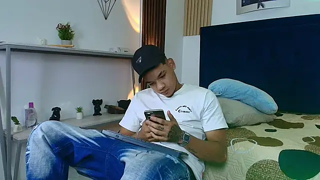 bick jhonn online show from June 22, 9:01 pm
