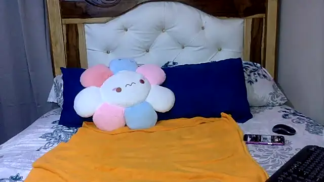 creamyamber online show from February 17, 1:14 am