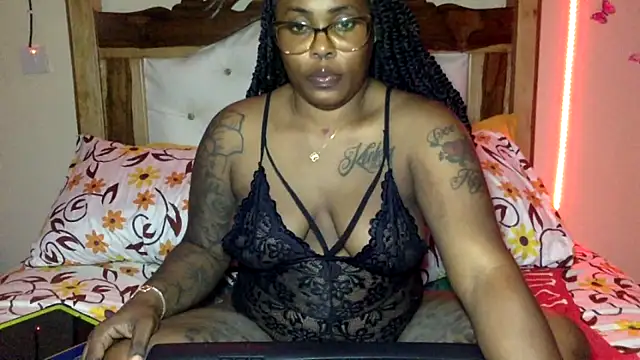 creamyamber online show from April 7, 1:40 am