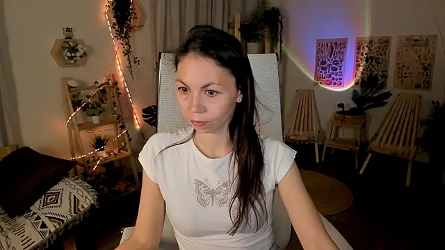 TrasyMorris online show from May 14, 6:54 am