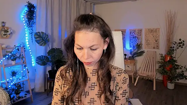 TrasyMorris online show from May 28, 2:45 pm