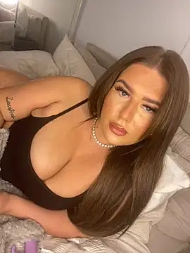SofiagreenUK online show from June 10, 12:45 am