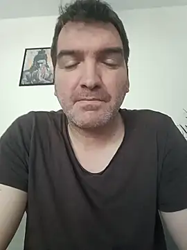 Snapshot of oncle33 chatting on May 21, 8:55 am oncle33 online show from May 21, 8:55 am