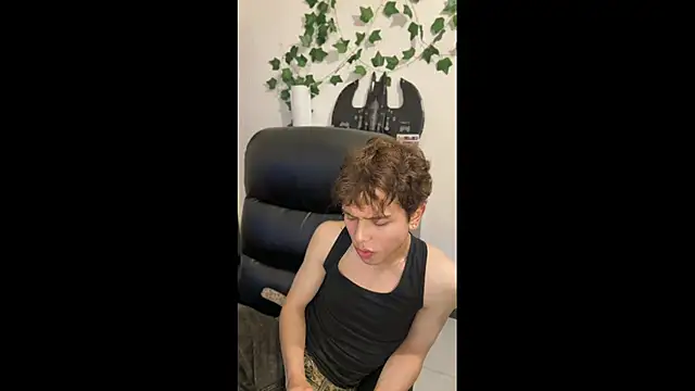 Snapshot of DanteSaint chatting on May 28, 7:42 pm DanteSaint online show from May 28, 7:42 pm