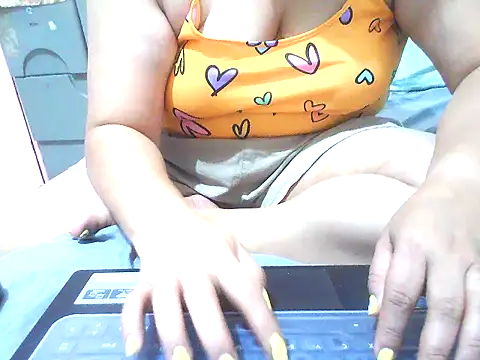 xsweetlover69x online show from June 17, 6:24 am