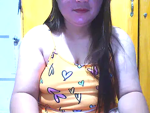 xsweetlover69x online show from June 3, 8:13 pm