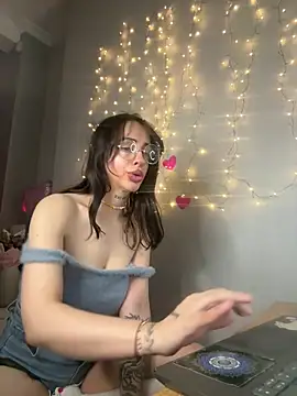 Meow Mia online show from June 10, 3:13 pm
