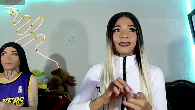 Snapshot of violeta_E_ chatting on June 2, 5:18 am violeta E online show from June 2, 5:18 am