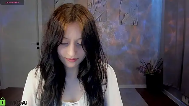 Snapshot of Tracey_Gill chatting on June 7, 9:25 am Tracey Gill online show from June 7, 9:25 am