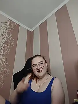 Snapshot of FoxyFlameX chatting on June 2, 9:09 am FoxyFlameX online show from June 2, 9:09 am