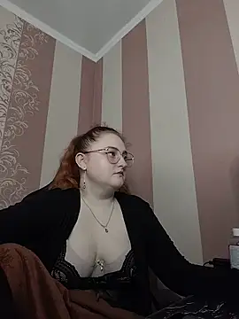 Snapshot of FoxyFlameX chatting on June 10, 7:53 am FoxyFlameX online show from June 10, 7:53 am