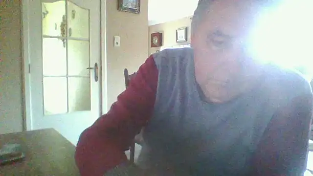 Snapshot of edje59a chatting on February 25, 3:20 pm edje59a online show from February 25, 3:20 pm