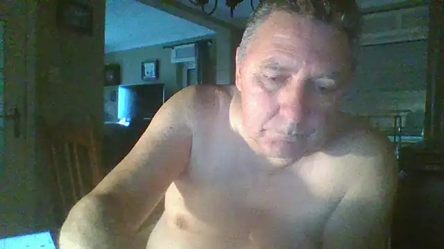 Snapshot of edje59a chatting on December 3, 7:38 am edje59a online show from December 3, 7:38 am