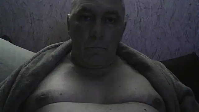 Snapshot of edje59a chatting on October 11, 12:11 am edje59a online show from October 11, 12:11 am