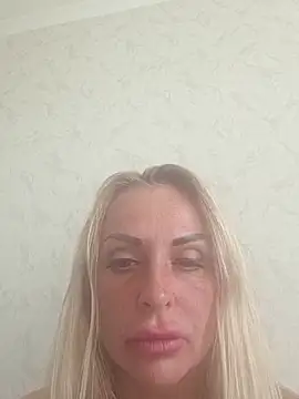 LauraRivera  online show from May 13, 8:32 am
