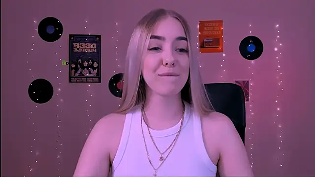 Snapshot of viola_sweet_1 chatting on May 29, 8:42 am viola sweet 1 online show from May 29, 8:42 am