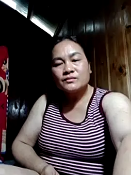 Snapshot of Blowjob0100 chatting on June 18, 9:36 am Blowjob0100 online show from June 18, 9:36 am