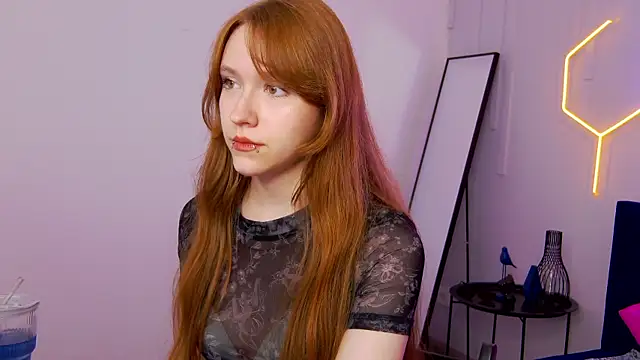 Snapshot of Angel_Fleur chatting on June 7, 1:22 am Angel Fleur online show from June 7, 1:22 am