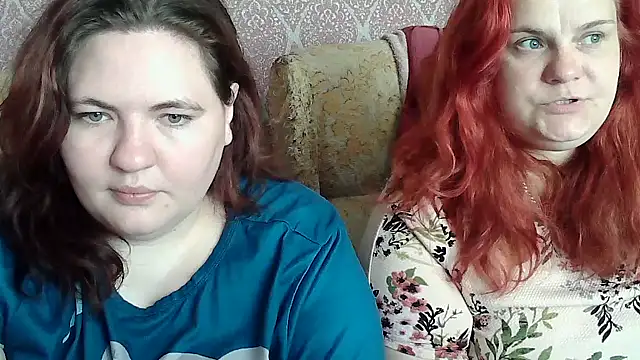 TiffanyLenee online show from May 12, 9:15 am