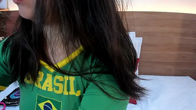 thamiina   online show from June 12, 11:41 am