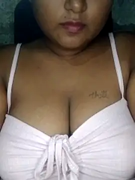 Snapshot of Rishwana77 chatting on May 18, 6:23 pm Rishwana77 online show from May 18, 6:23 pm