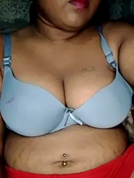 Snapshot of Rishwana77 chatting on May 25, 4:49 pm Rishwana77 online show from May 25, 4:49 pm