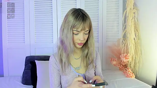 akemi   online show from May 28, 2:23 pm