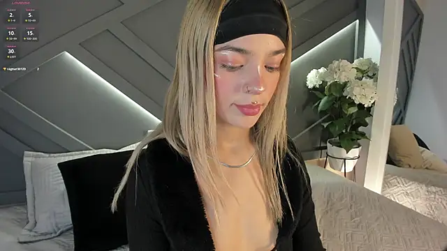 akemi   online show from July 2, 3:23 am