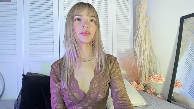 akemi   online show from June 14, 3:02 pm