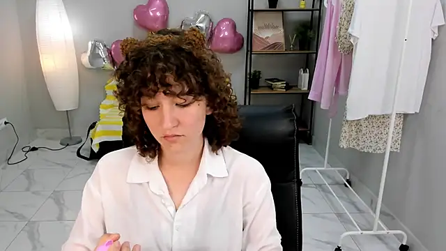 Miriam Boshe online show from May 15, 1:53 pm