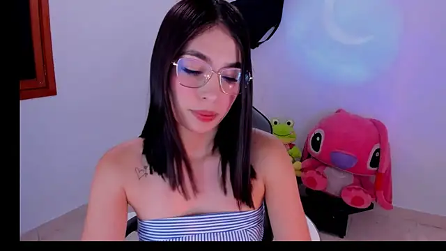 Scarleth Ferrec online show from June 9, 1:23 pm