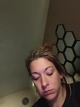 missbellastar online show from May 18, 8:24 pm