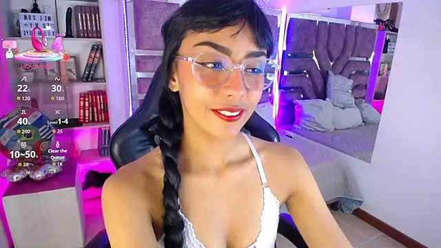 Snapshot of Violett_Gardenn chatting on July 8, 11:22 am Violett Gardenn online show from July 8, 11:22 am