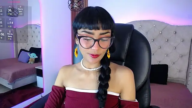 Snapshot of Violett_Gardenn chatting on May 22, 11:08 am Violett Gardenn online show from May 22, 11:08 am
