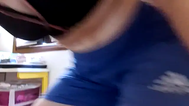 Foxyyy69 online show from May 17, 2:17 pm