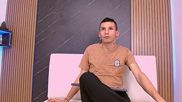 Isak Berekoa online show from May 18, 3:50 am