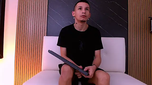 Isak Berekoa online show from June 13, 10:57 am
