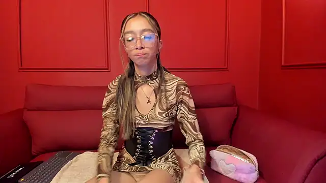 HannaCarttier  online show from May 27, 12:23 pm