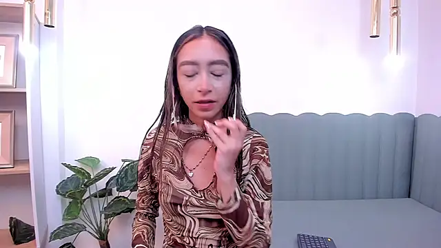 HannaCarttier  online show from June 30, 12:27 pm
