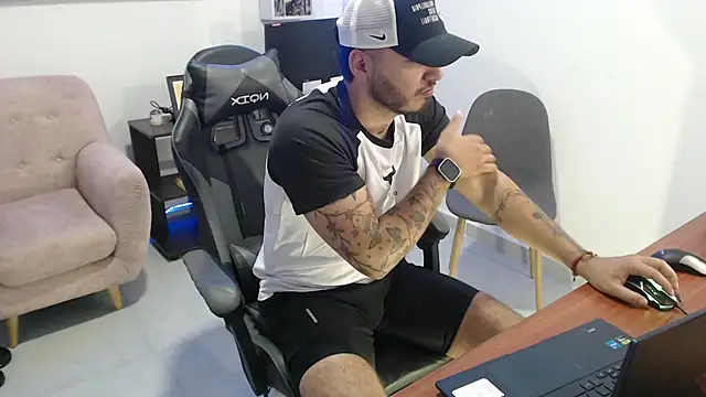 Thiago 420 online show from May 28, 11:10 pm
