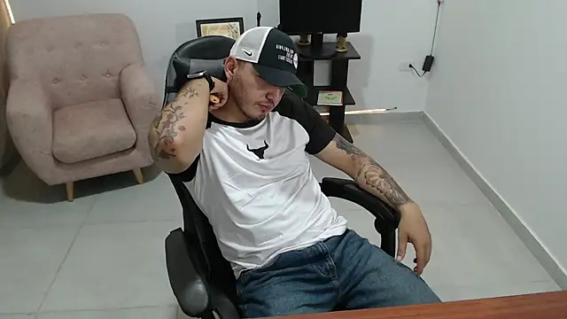 Thiago 420 online show from June 17, 11:25 pm