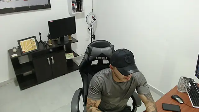 Thiago 420 online show from June 24, 11:35 pm