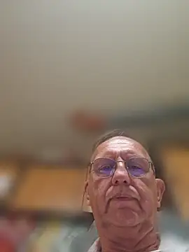 Snapshot of Robotnikm chatting on July 1, 3:01 pm Robotnikm online show from July 1, 3:01 pm