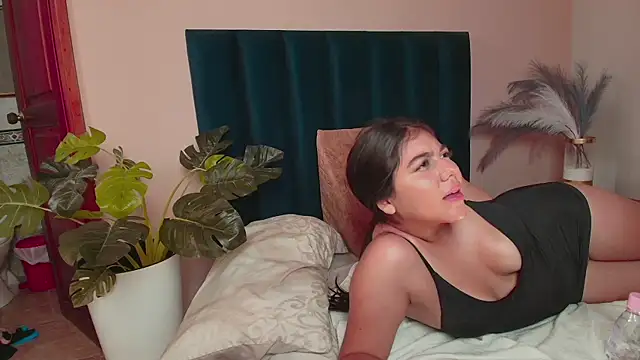 AlexandraCruzz online show from May 14, 9:12 pm