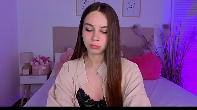 Littledoll1 online show from June 19, 9:53 pm