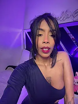 Snapshot of FiorellaBossh_ chatting on July 21, 4:36 am FiorellaBossh online show from July 21, 4:36 am