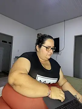 marianacooper1234 online show from May 24, 7:19 am