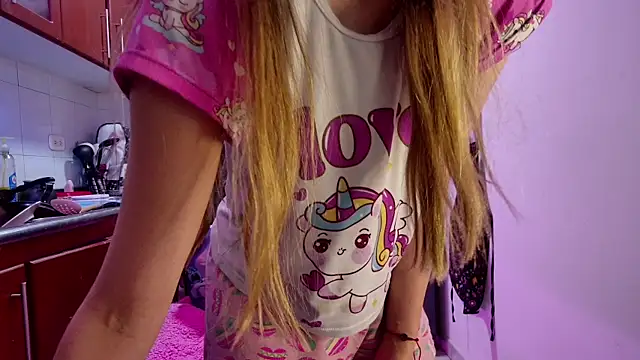 Snapshot of Barbie20_ chatting on May 21, 1:19 pm Barbie20 online show from May 21, 1:19 pm