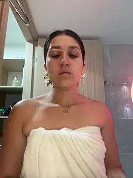 IsabelleMilan online show from June 22, 1:00 am